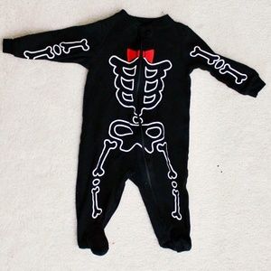 Unisex Baby "Skeleton" Long Sleeve Footed Onesie